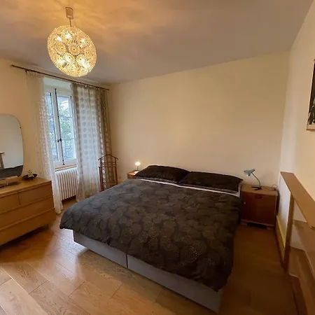 Petit Au Rez Apartment